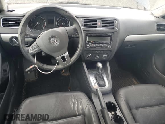 ✅ 2013 Volkswagen Jetta SE • VIN: 3VWDP7AJ7DM252468 • Lot: 86126825. Listed on Copart with 110,822 mi. Free auction sales archive from the USA and detailed vehicle history report at DreamBid. Image 8.