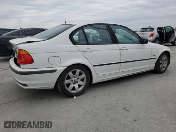 1999 BMW 3 Series 323i с VIN WBAAM3333XKC59029, выставлен на аукционе Copart как лот 76257774 с пробегом 301 189 миль миль и Списание • Salvage title. История ставок и продаж доступна на DreamBid. Изображение 3.