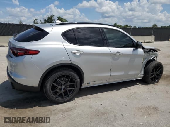 ✅ 2020 Alfa Romeo Stelvio • VIN: ZASPAJAN7L7C94768 • Lot: 66702345. Listed on Copart with 29,055 mi. Free auction sales archive from the USA and detailed vehicle history report at DreamBid. Image 3.