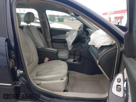 2006 Chevrolet Malibu LTZ z VIN 1G1ZU53856F133815, wystawiony jako IAAI lot #41058125 z przebiegiem 180 912 mil mil oraz . Historia ofert i sprzedaży dostępna na DreamBid. Obrazek 5.