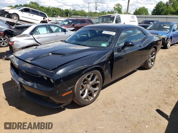 ✅ 2015 Dodge Challenger SXT Plus • VIN: 2C3CDZBGXFH708135 • Lot: 54748414. Wystawiony na Copart z przebiegiem 47 372 mil. Bezpłatny archiwum sprzedaży aukcyjnych z USA i szczegółowy raport historii pojazdu na DreamBid. Zdjęcie 1.