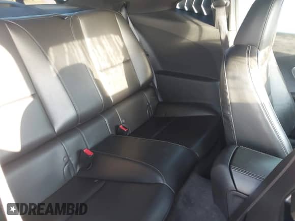 2010 Chevrolet Camaro 2SS z VIN 2G1FT1EW7A9159814, wystawiony jako IAAI lot #43367754 z przebiegiem 35 959 mil mil oraz . Historia ofert i sprzedaży dostępna na DreamBid. Obrazek 8.