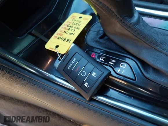 ✅ 2014 Cadillac ATS Standard RWD • VIN: 1G6AA5RA1E0104839 • Lot: 43693572. Wystawiony na IAAI z przebiegiem 142 797 mil. Bezpłatny archiwum sprzedaży aukcyjnych z USA i szczegółowy raport historii pojazdu na DreamBid. Zdjęcie 11.