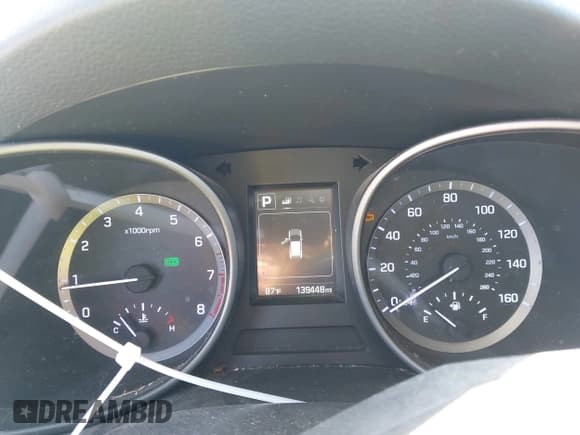 ✅ 2018 Hyundai Santa Fe 2.4L • VIN: 5XYZU3LB6JG564242 • Лот: 43484042. Опубликован ранее на IAAI с пробегом 139 448 миль. Бесплатный доступ к архиву аукционных продаж из США и подробный отчёт об истории автомобиля на DreamBid. Изображение 7.