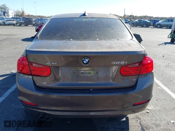✅ 2013 BMW 3 Series 328i xDrive • VIN: WBA3B5C55DF594855 • Lot: 43538178. Listed on IAAI with 146,765 mi. Free auction sales archive from the USA and detailed vehicle history report at DreamBid. Image 15.