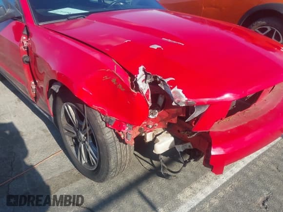 ✅ 2010 Ford Mustang V6 • VIN: 1ZVBP8EN7A5178559 • Lot: 43816923. Listed on IAAI with 81,050 mi. Free auction sales archive from the USA and detailed vehicle history report at DreamBid. Image 6.