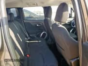 ✅ 2018 Jeep Renegade Altitude • VIN: ZACCJABBXJPG80225 • Lot: 89632815. Wystawiony na Copart z przebiegiem 73 871 mil. Bezpłatny archiwum sprzedaży aukcyjnych z USA i szczegółowy raport historii pojazdu na DreamBid. Zdjęcie 11.