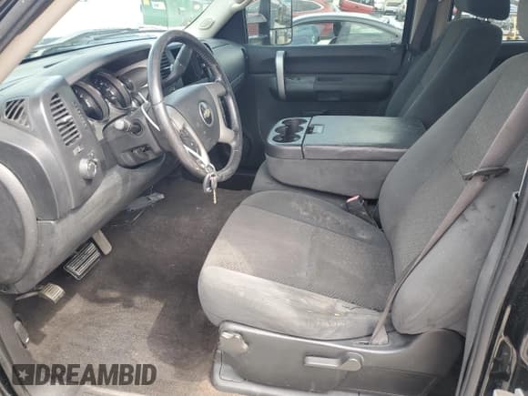 ✅ 2007 Chevrolet Silverado 2500HD 1LT • VIN: 1GCHK23657F557051 • Лот: 63984665. Опубликован ранее на Copart с пробегом Не указан. Бесплатный доступ к архиву аукционных продаж из США и подробный отчёт об истории автомобиля на DreamBid. Изображение 7.