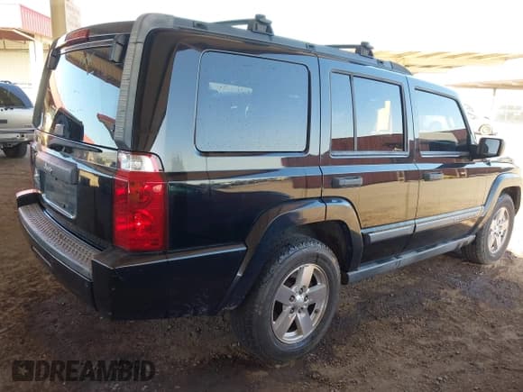 ✅ 2006 Jeep Commander • VIN: 1J8HH48N36C106817 • Lot: 42867643. Listed on IAAI with 177,849 mi. Free auction sales archive from the USA and detailed vehicle history report at DreamBid. Image 4.