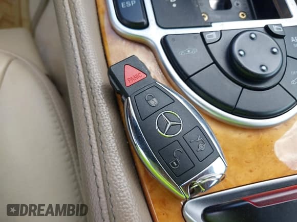 ✅ 2005 Mercedes-Benz SL 500 • VIN: WDBSK75F65F096681 • Лот: 42305663. Опубликован ранее на IAAI с пробегом 65 001 миль. Бесплатный доступ к архиву аукционных продаж из США и подробный отчёт об истории автомобиля на DreamBid. Изображение 11.