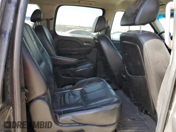 ✅ 2007 Chevrolet Suburban LT • VIN: 1GNFK16387R179722 • Lot: 74565934. Wystawiony na Copart z przebiegiem Nie podano. Bezpłatny archiwum sprzedaży aukcyjnych z USA i szczegółowy raport historii pojazdu na DreamBid. Zdjęcie 11.