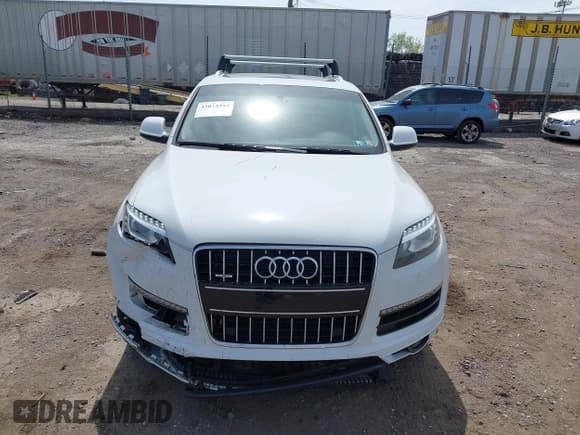 ✅ 2015 Audi Q7 Premium Plus • VIN: WA1LGAFE8FD017092 • Lot: 42073593. Listed on IAAI with 105,593 mi. Free auction sales archive from the USA and detailed vehicle history report at DreamBid. Image 12.