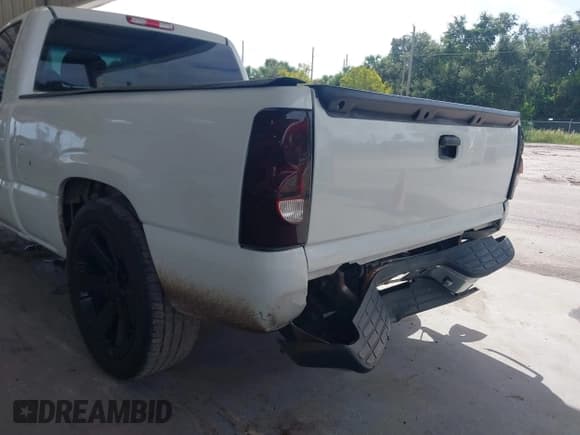 ✅ 2005 Chevrolet Silverado 1500 Work Truck • VIN: 1GCEC14XX5Z318107 • Lot: 43367766. Listed on IAAI with 104,186 mi. Free auction sales archive from the USA and detailed vehicle history report at DreamBid. Image 6.