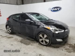 ✅ 2017 Hyundai Veloster • VIN: KMHTC6AD3HU324505 • Lot: 42779345. Wystawiony na Copart z przebiegiem 92 050 mil. Bezpłatny archiwum sprzedaży aukcyjnych z USA i szczegółowy raport historii pojazdu na DreamBid. Zdjęcie 4.