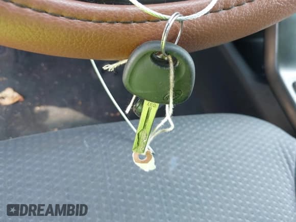 ✅ 2013 Kia Sorento LX • VIN: 5XYKTDA22DG338765 • Lot: 42960577. Wystawiony na IAAI z przebiegiem 185 061 mil. Bezpłatny archiwum sprzedaży aukcyjnych z USA i szczegółowy raport historii pojazdu na DreamBid. Zdjęcie 11.