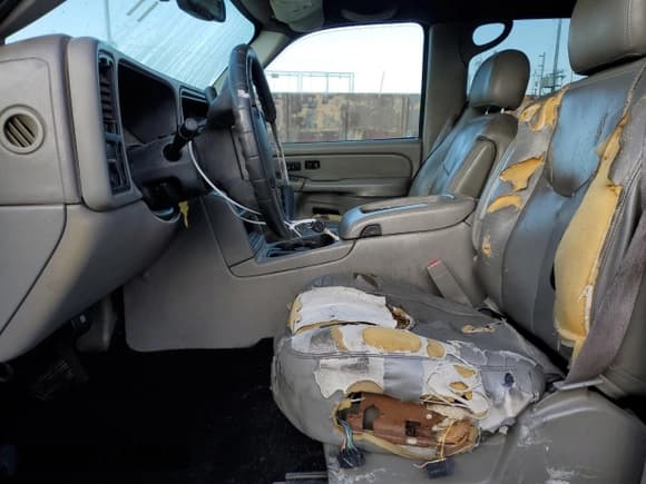 ✅ 2005 GMC Sierra 1500 SLT • VIN: 2GTEK13T151201414 • Лот: 89488525. Опубликован ранее на Copart с пробегом 325 533 миль. Бесплатный доступ к архиву аукционных продаж из США и подробный отчёт об истории автомобиля на DreamBid. Изображение 7.