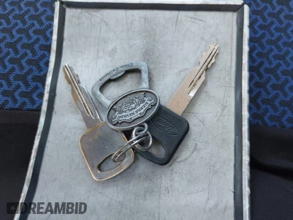 ✅ 2006 Ford F-250 XL • VIN: 1FTNF20586EC25080 • Лот: 42911689. Опубликован ранее на IAAI с пробегом 343 162 миль. Бесплатный доступ к архиву аукционных продаж из США и подробный отчёт об истории автомобиля на DreamBid. Изображение 11.