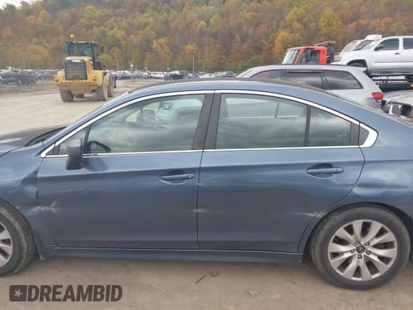 ✅ 2015 Subaru Legacy Premium • VIN: 4S3BNBC64F3065303 • Lot: 43509577. Wystawiony na IAAI z przebiegiem 192 465 mil. Bezpłatny archiwum sprzedaży aukcyjnych z USA i szczegółowy raport historii pojazdu na DreamBid. Zdjęcie 14.