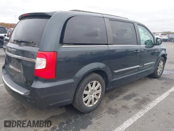 ✅ 2014 Chrysler Town & Country Touring • VIN: 2C4RC1BG3ER195765 • Лот: 43561392. Опубликован ранее на IAAI с пробегом 144 618 миль. Бесплатный доступ к архиву аукционных продаж из США и подробный отчёт об истории автомобиля на DreamBid. Изображение 4.