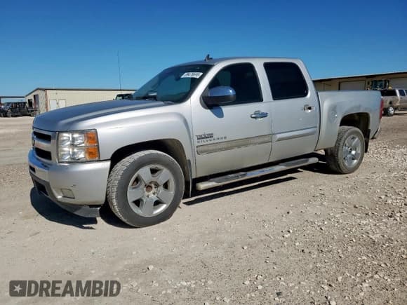 ✅ 2011 Chevrolet Silverado 1500 LT • VIN: 3GCPCSE06BG229114 • Lot: 89478695. Listed on Copart with 210,354 mi. Free auction sales archive from the USA and detailed vehicle history report at DreamBid. Image 1.