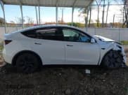 ✅ 2024 Tesla Model Y Long Range • VIN: 7SAYGDEE6RF186297 • Lot: 43597490. Wystawiony na IAAI z przebiegiem Nie podano. Bezpłatny archiwum sprzedaży aukcyjnych z USA i szczegółowy raport historii pojazdu na DreamBid. Zdjęcie 12.