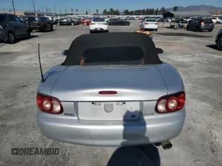 ✅ 2003 Mazda MX-5 Miata Cloth • VIN: JM1NB353930313900 • Lot: 78883124. Wystawiony na Copart z przebiegiem Nie podano. Bezpłatny archiwum sprzedaży aukcyjnych z USA i szczegółowy raport historii pojazdu na DreamBid. Zdjęcie 6.