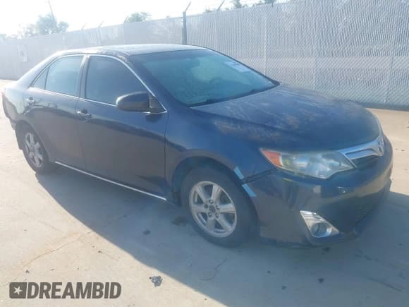 ✅ 2014 Toyota Camry LE • VIN: 4T4BF1FK7ER395687 • Лот: 43269988. Опубликован ранее на IAAI с пробегом 244 961 миль. Бесплатный доступ к архиву аукционных продаж из США и подробный отчёт об истории автомобиля на DreamBid. Изображение 1.