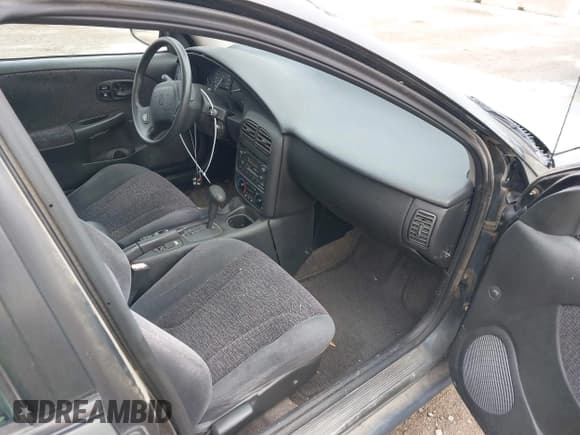 ✅ 2000 Saturn SL • VIN: 1G8ZK5276YZ210810 • Lot: 41418014. Wystawiony na IAAI z przebiegiem 93 078 mil. Bezpłatny archiwum sprzedaży aukcyjnych z USA i szczegółowy raport historii pojazdu na DreamBid. Zdjęcie 5.