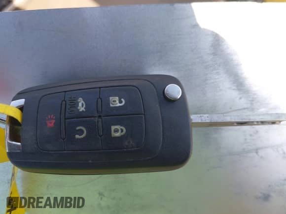 2016 Chevrolet Malibu LTZ z VIN 1G11E5SAXGF105153, wystawiony jako IAAI lot #43159960 z przebiegiem 145 269 mil mil oraz . Historia ofert i sprzedaży dostępna na DreamBid. Obrazek 11.