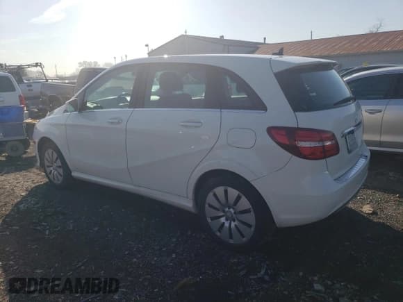 ✅ 2015 Mercedes-Benz B Electric Drive • VIN: WDDVP9AB3FJ005059 • Лот: 44514014. Опубликован ранее на Copart с пробегом 71 262 миль. Бесплатный доступ к архиву аукционных продаж из США и подробный отчёт об истории автомобиля на DreamBid. Изображение 2.