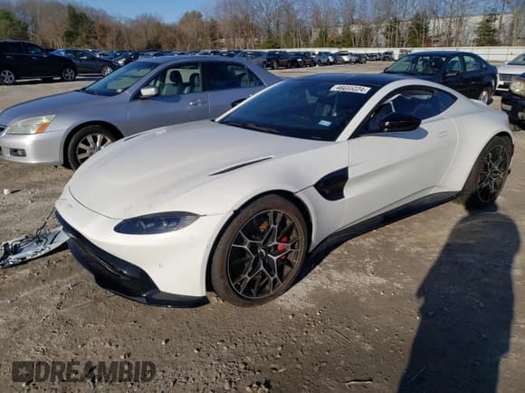 ✅ 2021 Aston Martin Vantage • VIN: SCFSMGAW6MGN05743 • Lot: 46655524. Wystawiony na Copart z przebiegiem 4 759 mil. Bezpłatny archiwum sprzedaży aukcyjnych z USA i szczegółowy raport historii pojazdu na DreamBid. Zdjęcie 1.