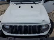 ✅ 2024 Jeep Gladiator Sport • VIN: 1C6JJTAG8RL133574 • Lot: 65717585. Wystawiony na Copart z przebiegiem 18 907 mil. Bezpłatny archiwum sprzedaży aukcyjnych z USA i szczegółowy raport historii pojazdu na DreamBid. Zdjęcie 11.