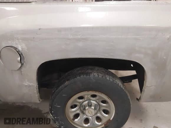 2009 Chevrolet Silverado 1500 LS with VIN 3GCEK13C29G229526, listed as a IAAI auction lot 41312987 with 127,227 mi miles and . Bid and sale history available at DreamBid. Image 6.