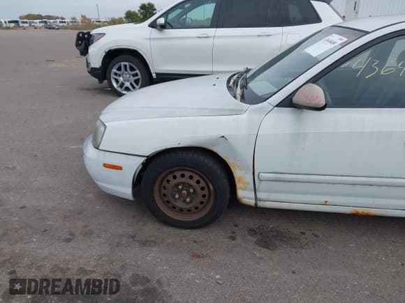 ✅ 2001 Hyundai Elantra GLS • VIN: KMHDN45D51U054762 • Lot: 43640400. Listed on IAAI with 213,721 mi. Free auction sales archive from the USA and detailed vehicle history report at DreamBid. Image 6.