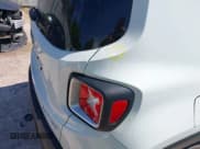 ✅ 2017 Jeep Renegade Limited • VIN: ZACCJBDBXHPG41356 • Lot: 42645193. Wystawiony na IAAI z przebiegiem 64 462 mil. Bezpłatny archiwum sprzedaży aukcyjnych z USA i szczegółowy raport historii pojazdu na DreamBid. Zdjęcie 20.