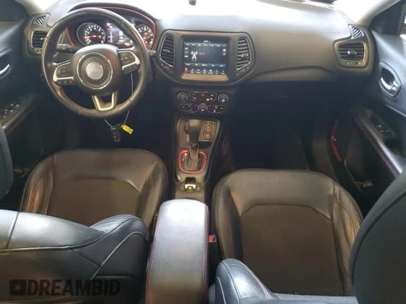 ✅ 2018 Jeep Compass Trailhawk • VIN: 3C4NJDDBXJT140700 • Lot: 86155095. Listed on Copart with 117,241 mi. Free auction sales archive from the USA and detailed vehicle history report at DreamBid. Image 8.