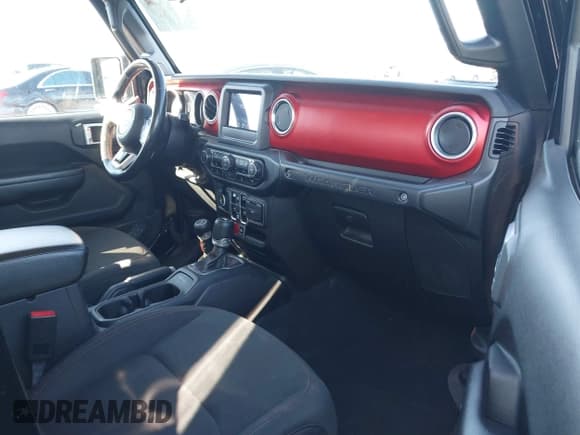 ✅ 2020 Jeep Wrangler Unlimited Rubicon • VIN: 1C4HJXFN4LW283872 • Lot: 41340974. Wystawiony na IAAI z przebiegiem 72 181 mil. Bezpłatny archiwum sprzedaży aukcyjnych z USA i szczegółowy raport historii pojazdu na DreamBid. Zdjęcie 5.