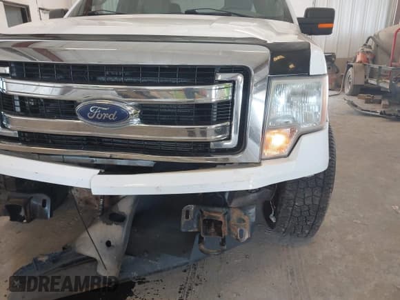✅ 2014 Ford F-150 XL • VIN: 1FTFW1EF8EFA80244 • Лот: 42992239. Опубликован ранее на IAAI с пробегом 193 600 миль. Бесплатный доступ к архиву аукционных продаж из США и подробный отчёт об истории автомобиля на DreamBid. Изображение 6.
