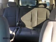 ✅ 2008 Chevrolet Suburban 3LT • VIN: 1GNFC16J28J188573 • Lot: 82475484. Wystawiony na Copart z przebiegiem 278 733 mil. Bezpłatny archiwum sprzedaży aukcyjnych z USA i szczegółowy raport historii pojazdu na DreamBid. Zdjęcie 10.