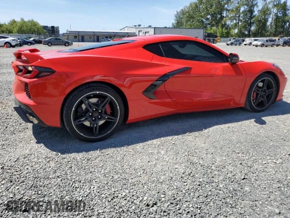 ✅ 2020 Chevrolet Corvette 2LT • VIN: 1G1Y72D40L5105757 • Lot: 60168675. Listed on Copart with 11,553 mi. Free auction sales archive from the USA and detailed vehicle history report at DreamBid. Image 3.