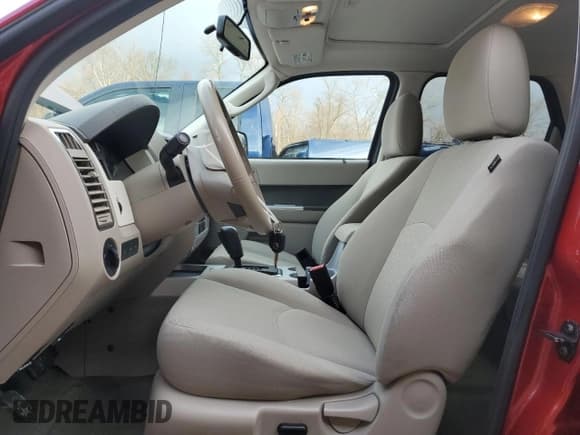 ✅ 2010 Mercury Mariner • VIN: 4M2CN9BG7AKJ23405 • Lot: 84254994. Listed on Copart with 71,705 mi. Free auction sales archive from the USA and detailed vehicle history report at DreamBid. Image 7.