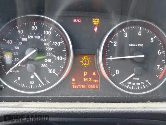 ✅ 2011 BMW 3 Series 328i • VIN: WBAPH7G52BNN06630 • Lot: 42758353. Listed on IAAI with 197,116 mi. Free auction sales archive from the USA and detailed vehicle history report at DreamBid. Image 7.