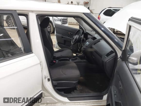 ✅ 2013 Kia Soul • VIN: KNDJT2A53D7528744 • Lot: 43698921. Wystawiony na IAAI z przebiegiem 85 397 mil. Bezpłatny archiwum sprzedaży aukcyjnych z USA i szczegółowy raport historii pojazdu na DreamBid. Zdjęcie 5.