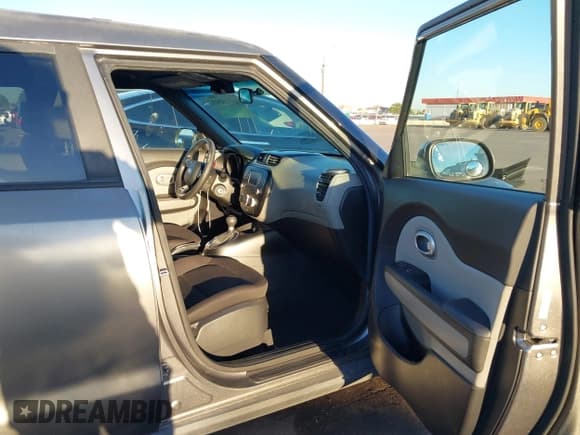 ✅ 2017 Kia Soul • VIN: KNDJN2A26H7434914 • Lot: 43329345. Listed on IAAI with 54,219 mi. Free auction sales archive from the USA and detailed vehicle history report at DreamBid. Image 5.