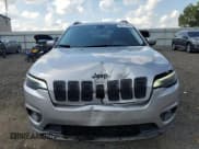 ✅ 2019 Jeep Cherokee Altitude • VIN: 1C4PJMLN2KD294717 • Lot: 69277995. Wystawiony na Copart z przebiegiem 95 696 mil. Bezpłatny archiwum sprzedaży aukcyjnych z USA i szczegółowy raport historii pojazdu na DreamBid. Zdjęcie 5.