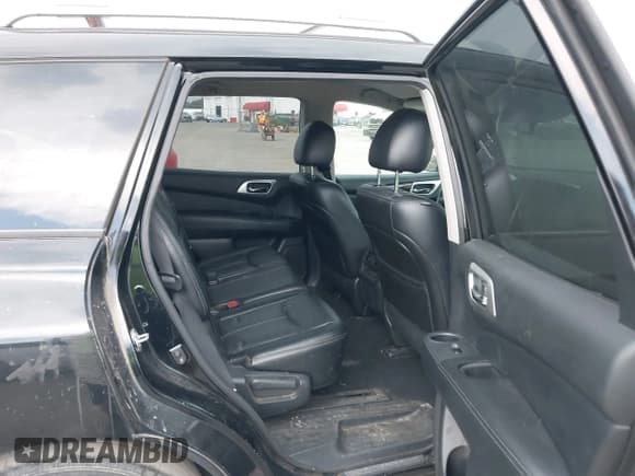 ✅ 2014 Nissan Pathfinder Platinum • VIN: 5N1AR2MN0EC702607 • Lot: 43032942. Listed on IAAI with 156,183 mi. Free auction sales archive from the USA and detailed vehicle history report at DreamBid. Image 8.