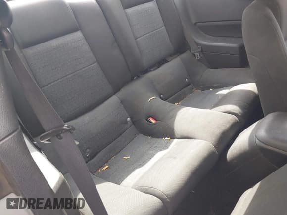 ✅ 2007 Ford Mustang Deluxe • VIN: 1ZVHT80N475318704 • Lot: 43537578. Listed on IAAI with 156,054 mi. Free auction sales archive from the USA and detailed vehicle history report at DreamBid. Image 8.