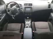 ✅ 2017 Mitsubishi Outlander SE • VIN: JA4AR3AW7HZ035053 • Lot: 70570795. Wystawiony na Copart z przebiegiem 62 348 mil. Bezpłatny archiwum sprzedaży aukcyjnych z USA i szczegółowy raport historii pojazdu na DreamBid. Zdjęcie 8.