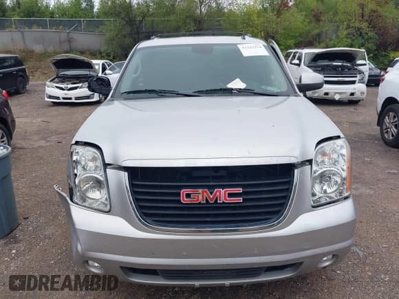 ✅ 2011 GMC Yukon XL SLT • VIN: 1GKS2KE30BR186885 • Лот: 43229254. Опубликован ранее на IAAI с пробегом 257 371 миль. Бесплатный доступ к архиву аукционных продаж из США и подробный отчёт об истории автомобиля на DreamBid. Изображение 12.
