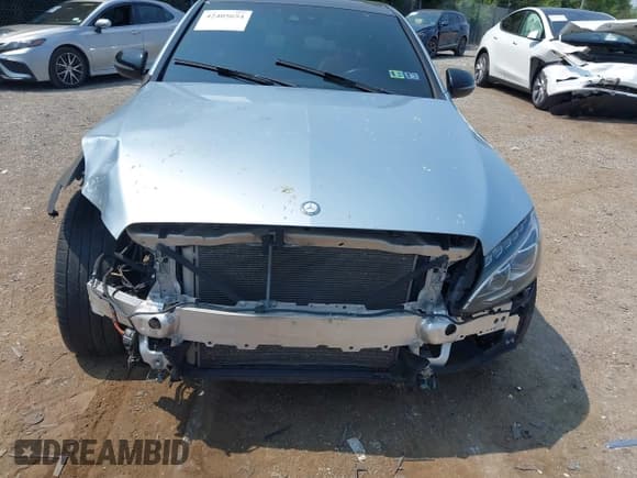 ✅ 2016 Mercedes-Benz C 300 Luxury • VIN: 55SWF4KB5GU166944 • Лот: 42405654. Опубликован ранее на IAAI с пробегом 82 862 миль. Бесплатный доступ к архиву аукционных продаж из США и подробный отчёт об истории автомобиля на DreamBid. Изображение 13.